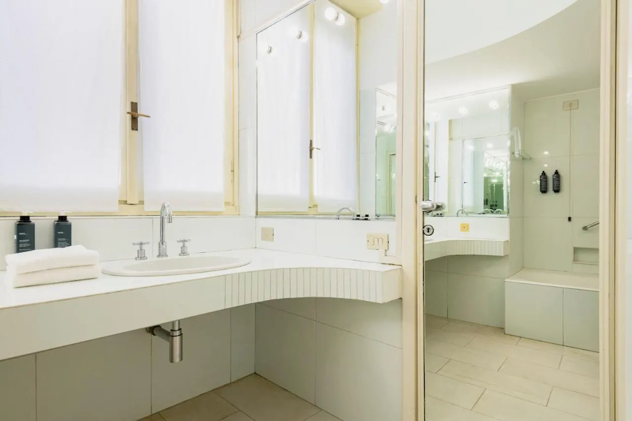 Relstay - Montenapoleone Suite Milan Apartment