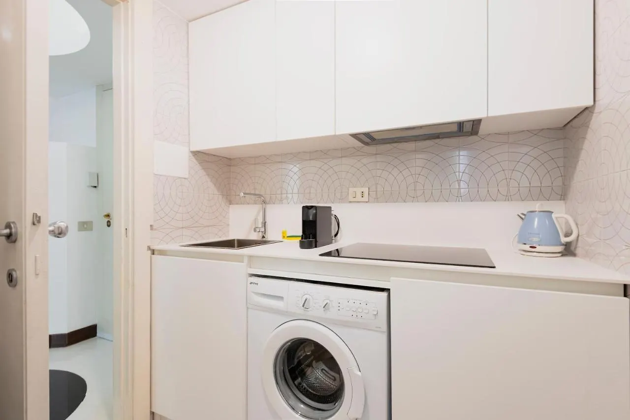 Relstay - Montenapoleone Suite Milan 0*,  Italy