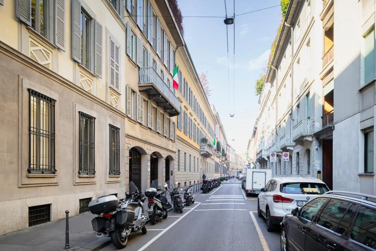 Apartment Relstay - Montenapoleone Suite Milan